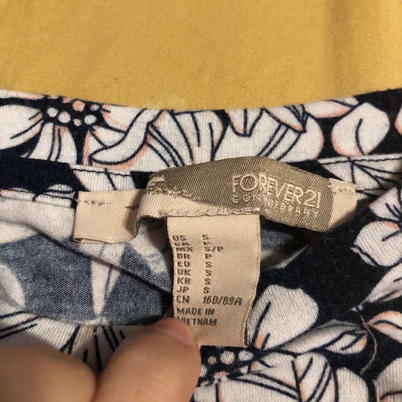 FLORAL CROP TOP - Picture 2 of 3